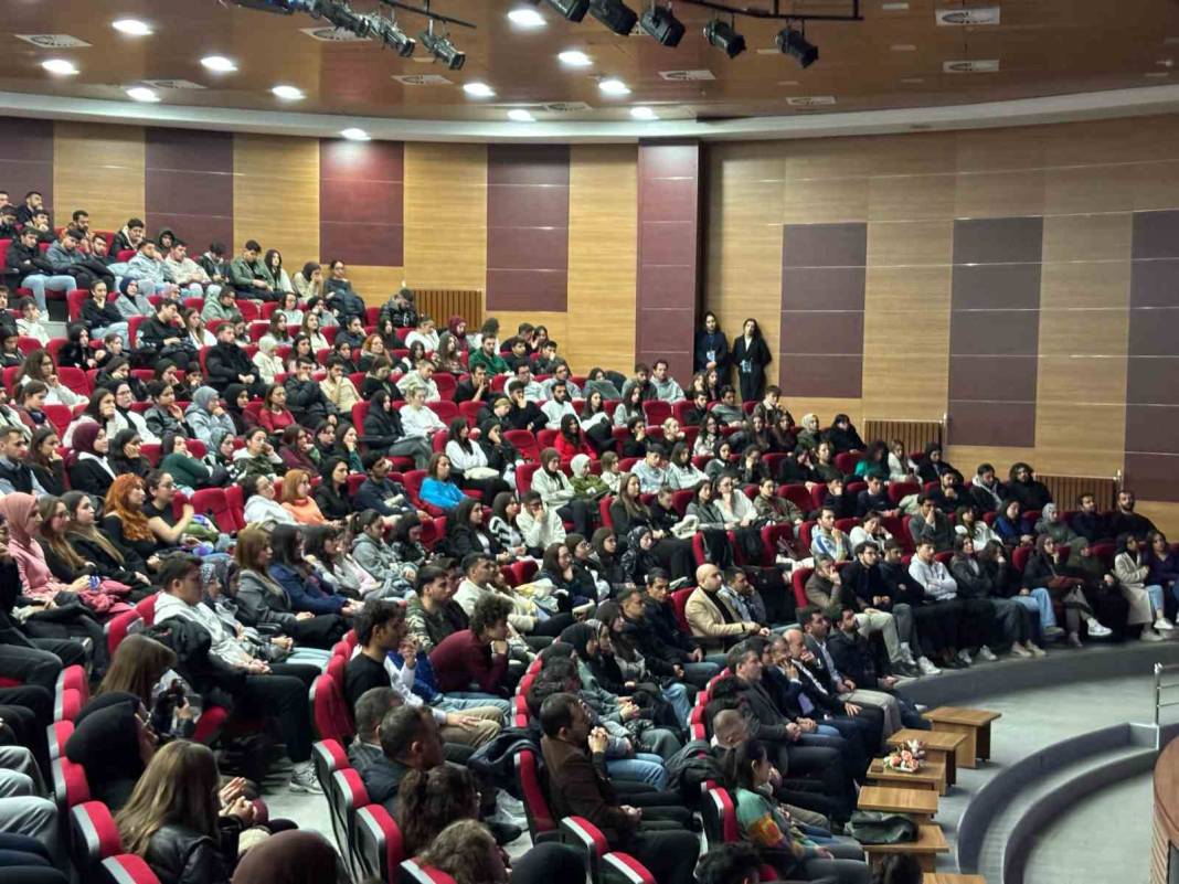 Bu şehirlerde okumak ayrıcalık! 2025'in en öğrenci dostu 10 şehri açıklandı: Fiyatlar şaşırtıyor! 3